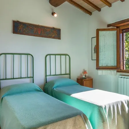 Villa Santa Illuminata 20, Emma *