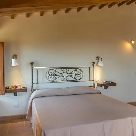 Villa Santa Illuminata 20, Emma *