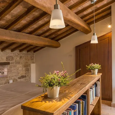 Santa Illuminata 20, Emma Villa