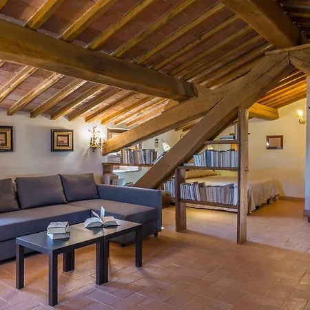 Santa Illuminata 20, Emma Villa *