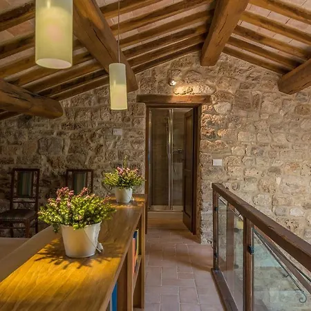 Santa Illuminata 20, Emma *