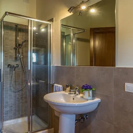 Santa Illuminata 20, Emma * Massa Martana