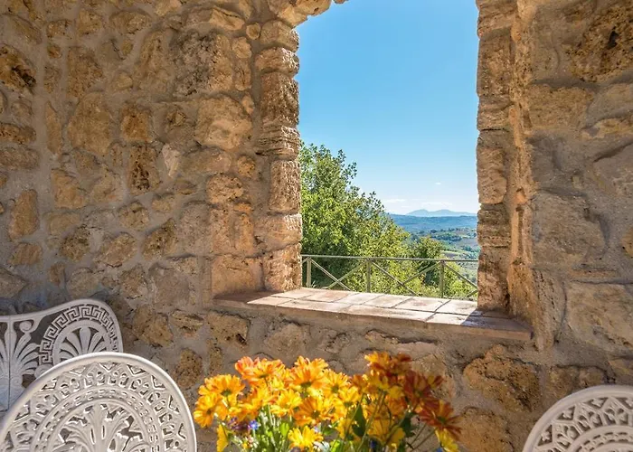 Santa Illuminata 20, Emma Villa *