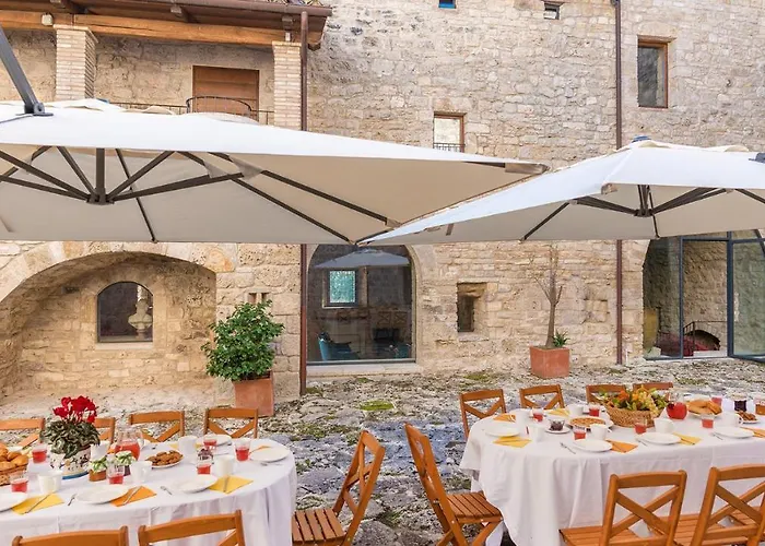 Santa Illuminata 20, Emma Villa *