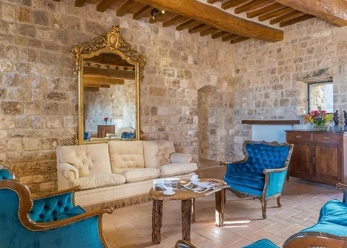 Villa Santa Illuminata 20, Emma *