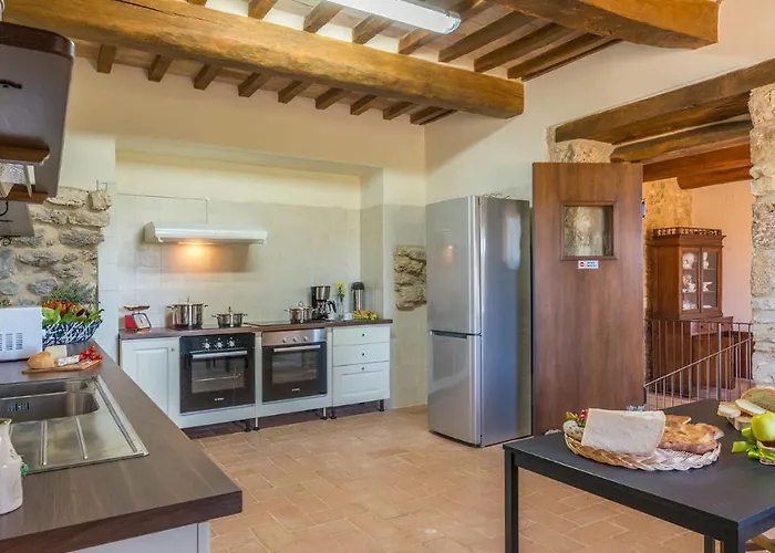 Santa Illuminata 20, Emma