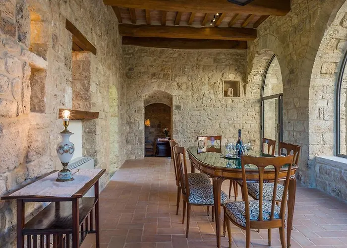 Santa Illuminata 20, Emma