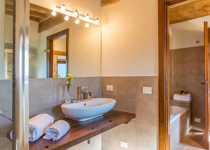 Santa Illuminata 20, Emma * Massa Martana