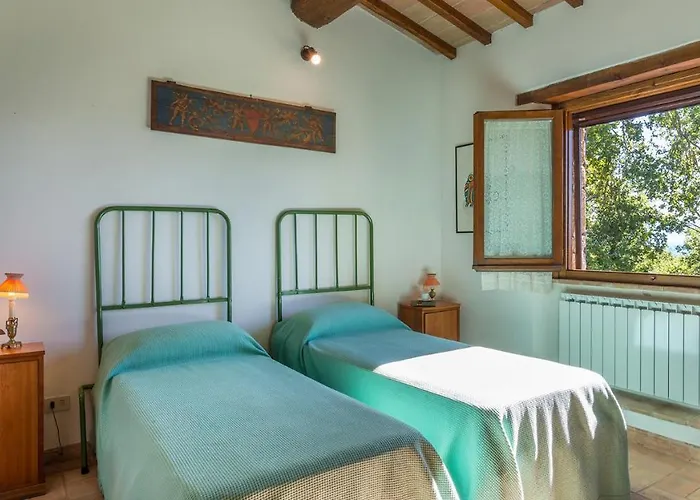 Villa Santa Illuminata 20, Emma *