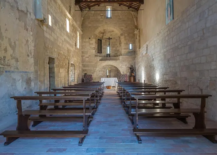 Santa Illuminata 20, Emma Villa *