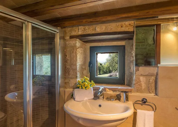 Santa Illuminata 20, Emma * Massa Martana