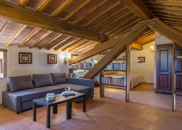 Santa Illuminata 20, Emma Villa *