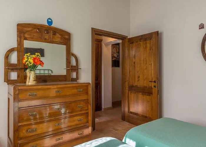 Santa Illuminata 20, Emma * Massa Martana