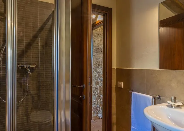 Santa Illuminata 20, Emma * Massa Martana