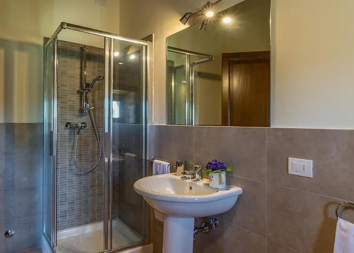 Santa Illuminata 20, Emma * Massa Martana